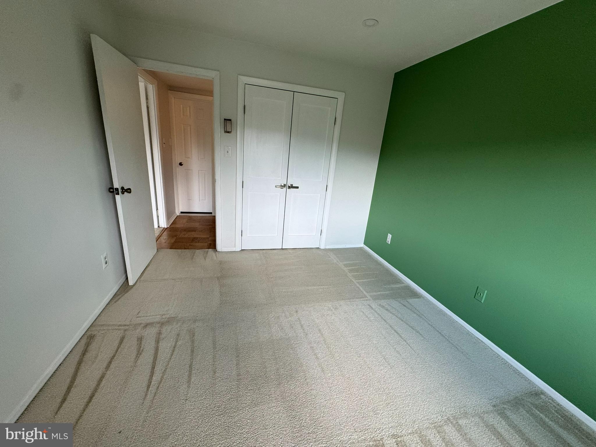 1509 S GEORGE MASON DR #22