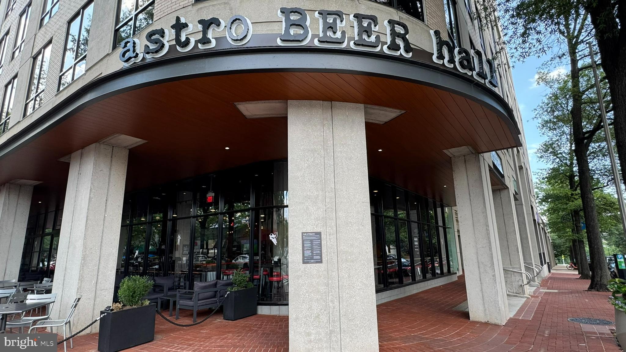 1509 S GEORGE MASON DR #22