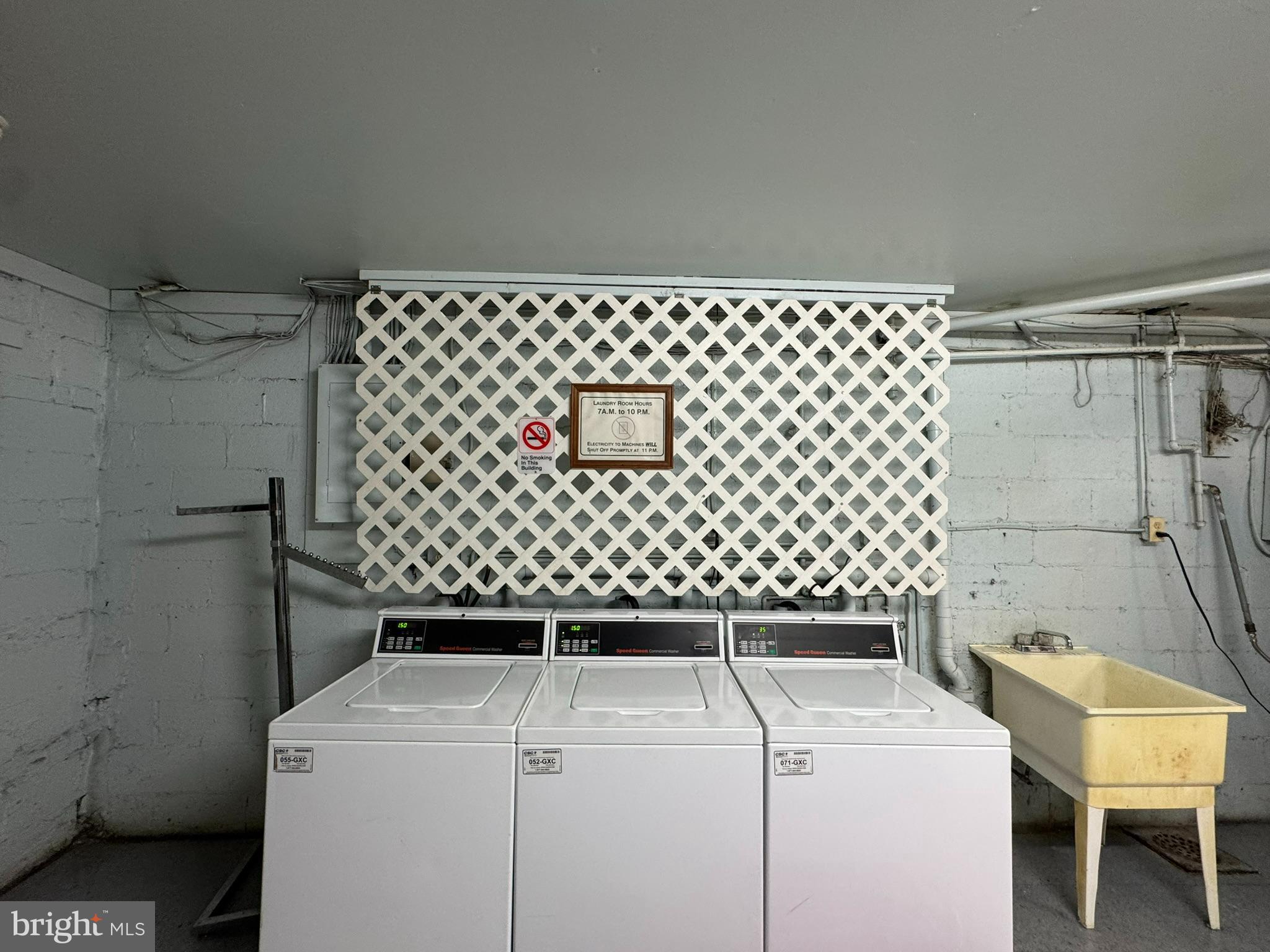 1509 S GEORGE MASON DR #22