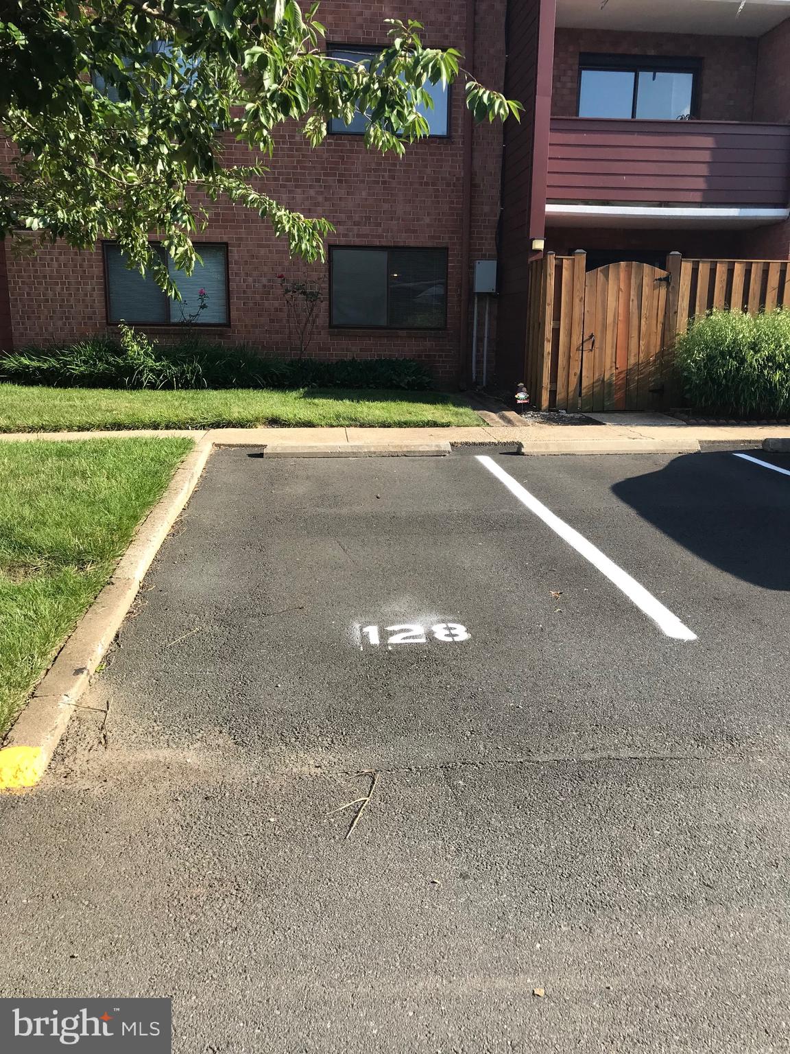 1509 S GEORGE MASON DR #22