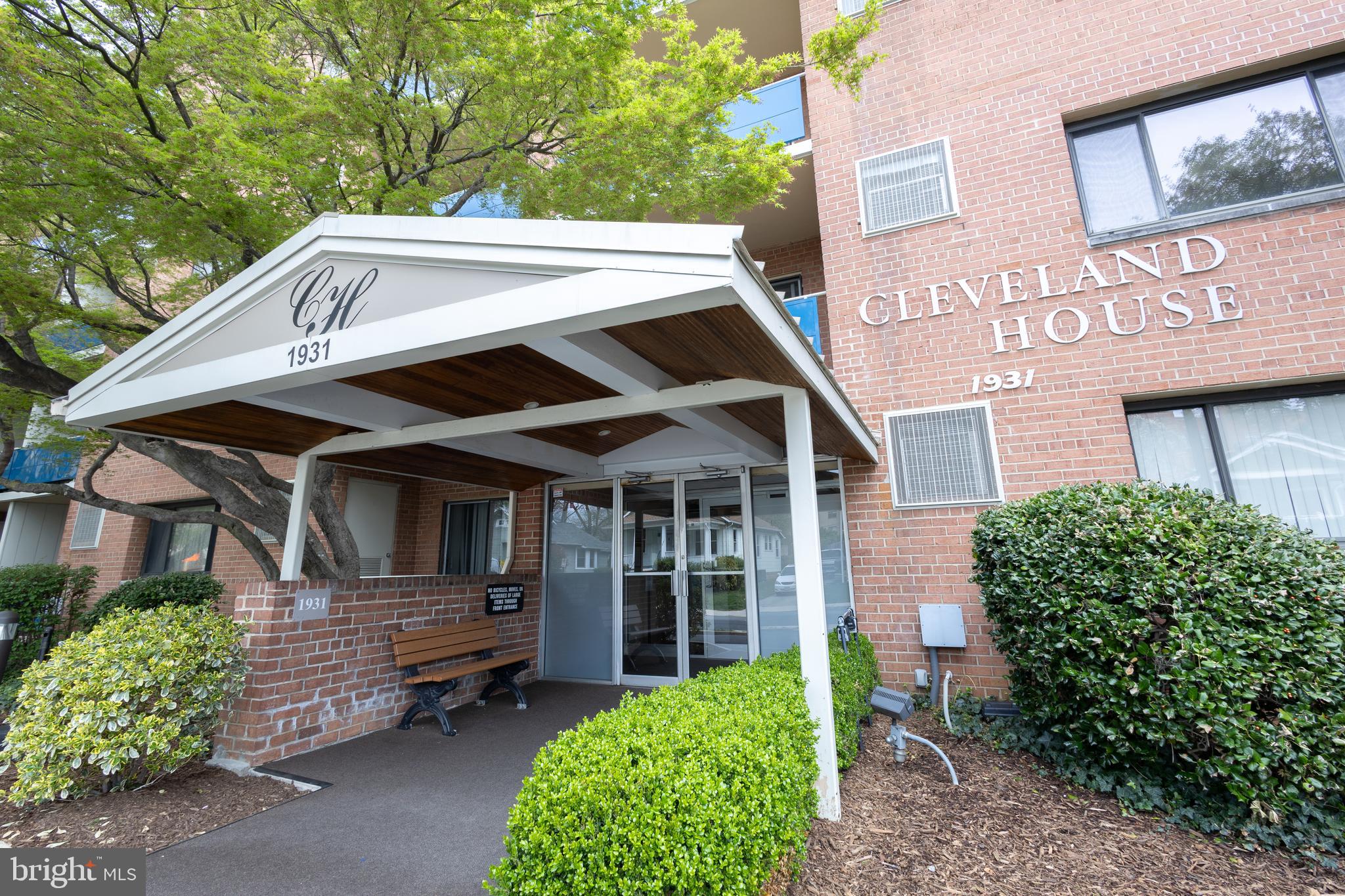 1931 N CLEVELAND STREET 602