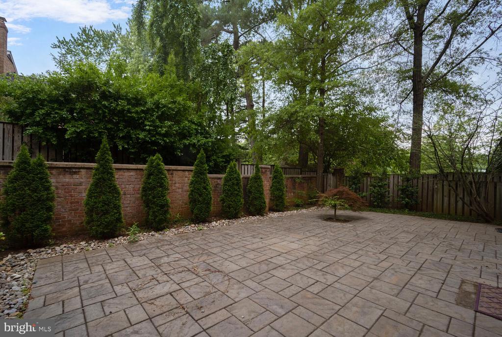2053 MAYFAIR MCLEAN
