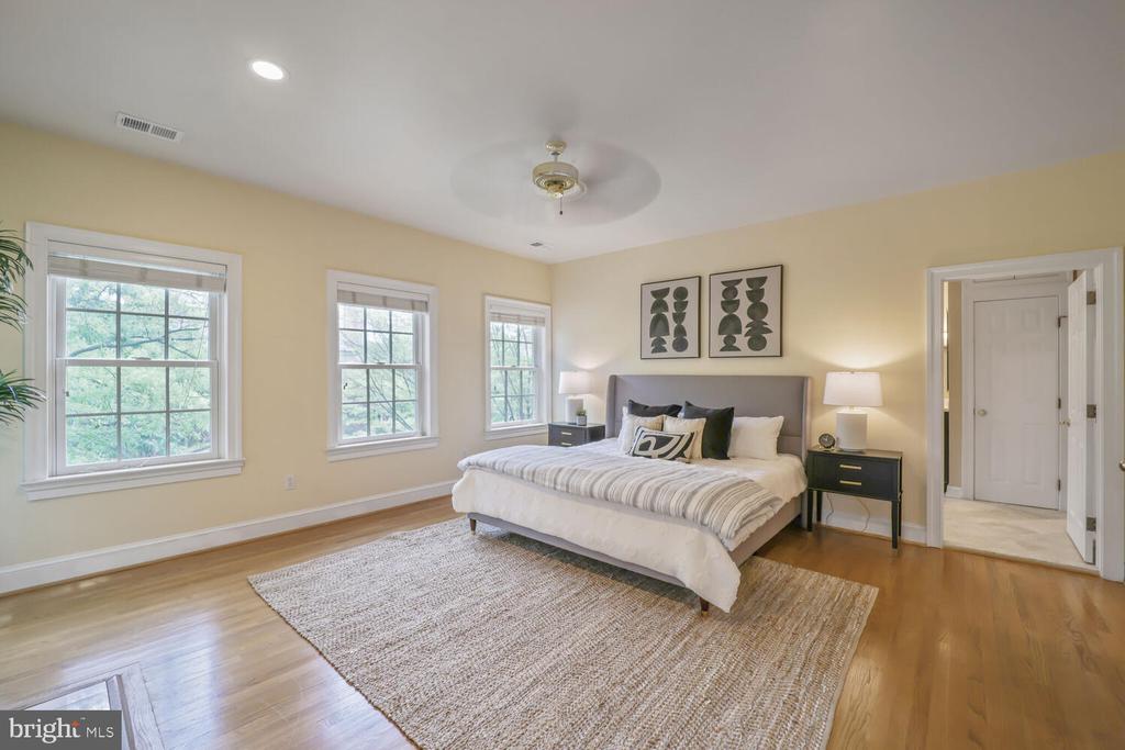 2053 MAYFAIR MCLEAN