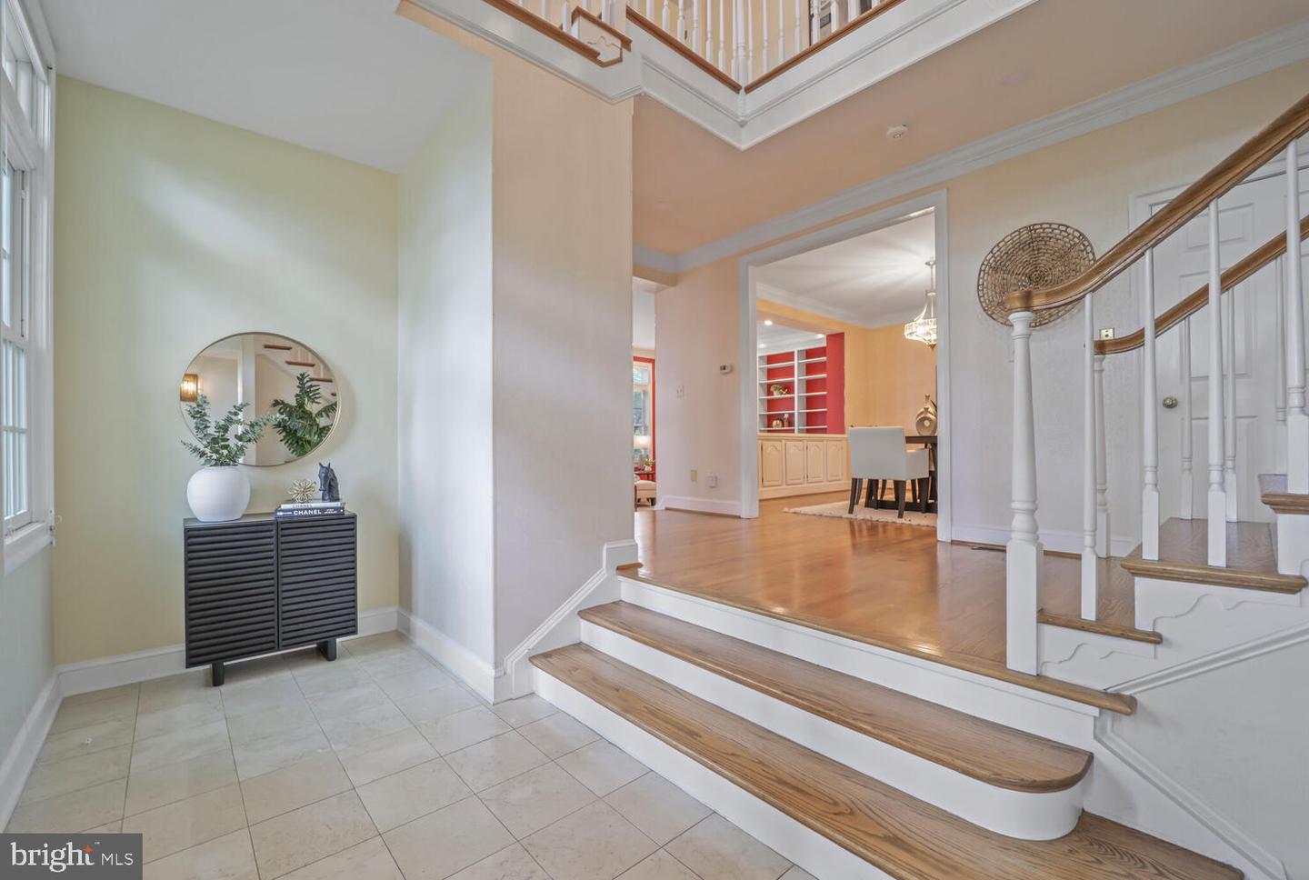 2053 MAYFAIR MCLEAN