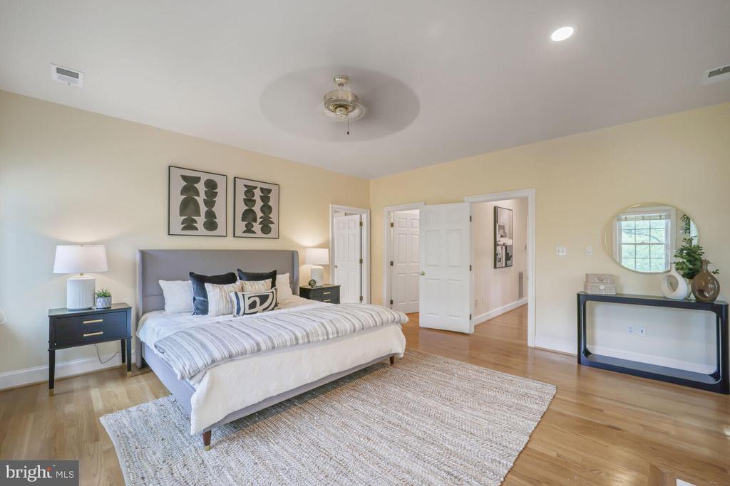 2053 MAYFAIR MCLEAN
