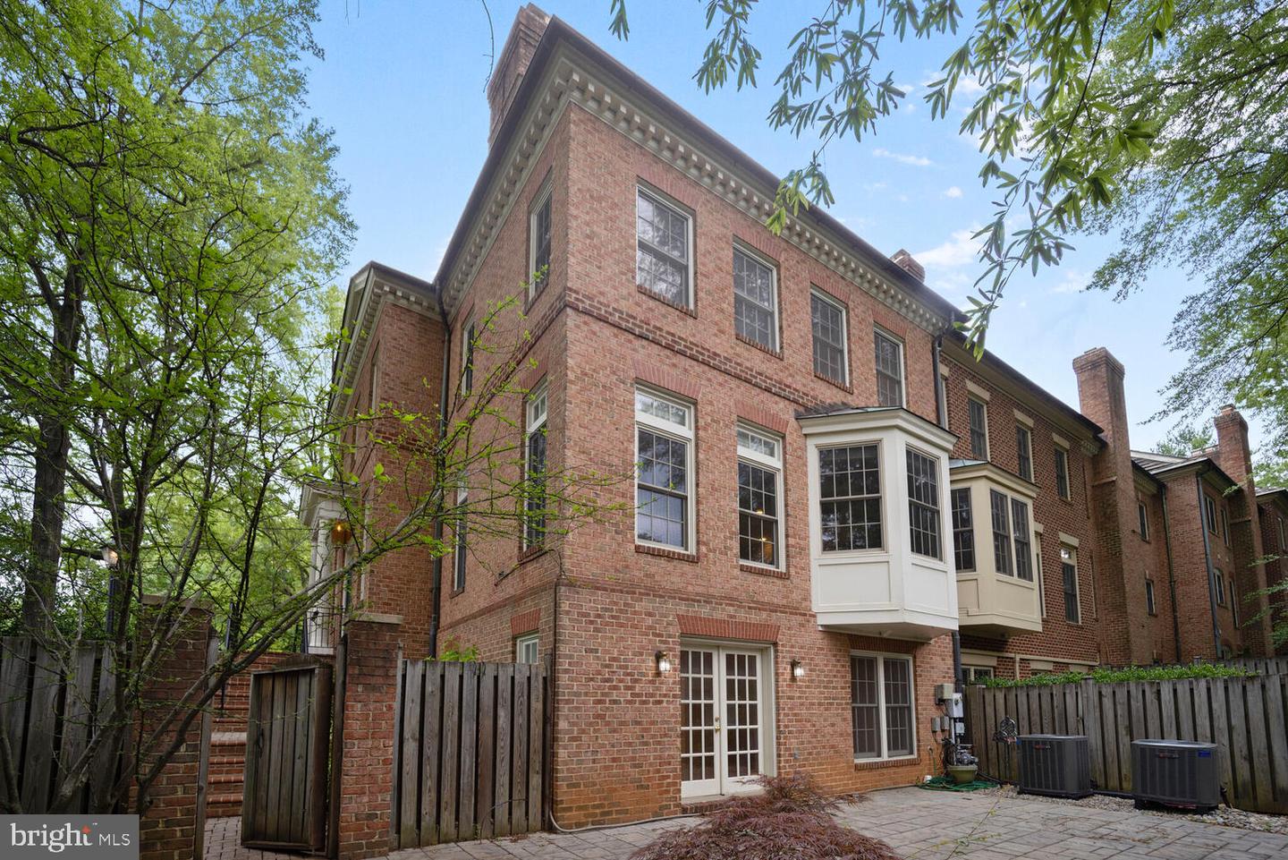 2053 MAYFAIR MCLEAN