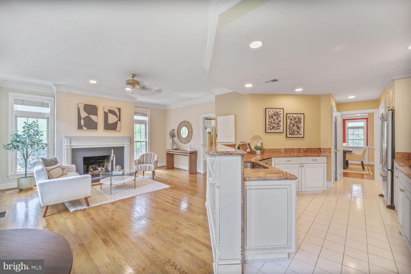 2053 MAYFAIR MCLEAN