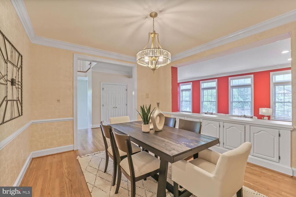 2053 MAYFAIR MCLEAN