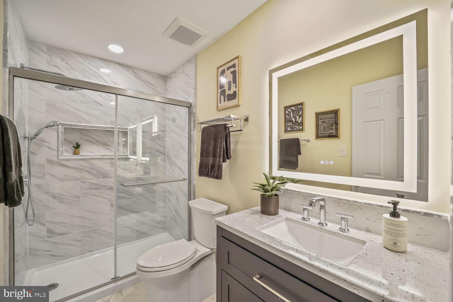 2053 MAYFAIR MCLEAN
