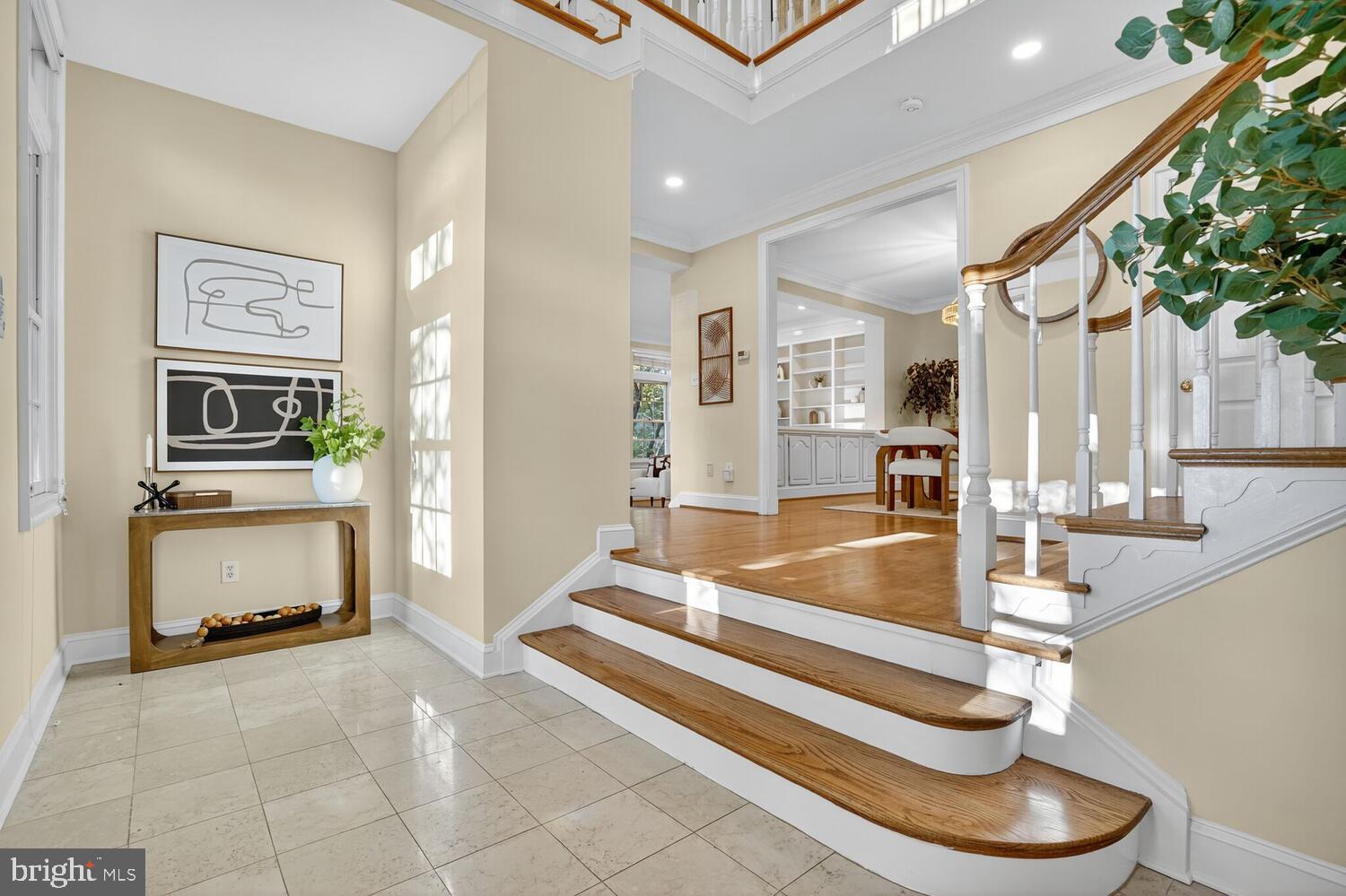 2053 MAYFAIR MCLEAN COURT