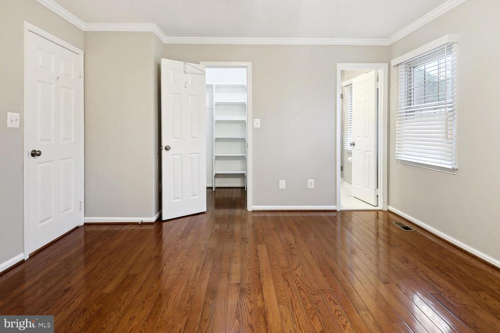 2292 IDYLWOOD STATION LANE