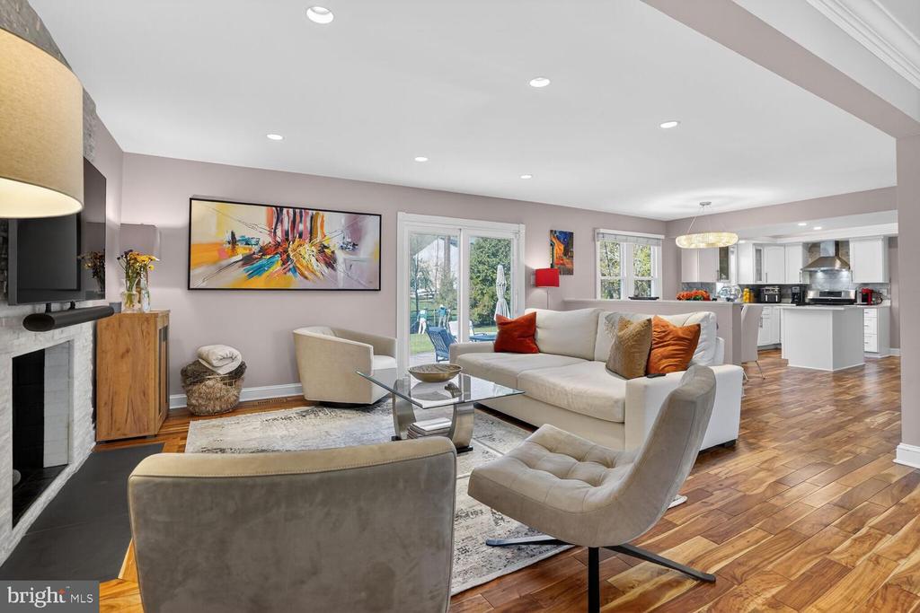 2208 HALTER LANE