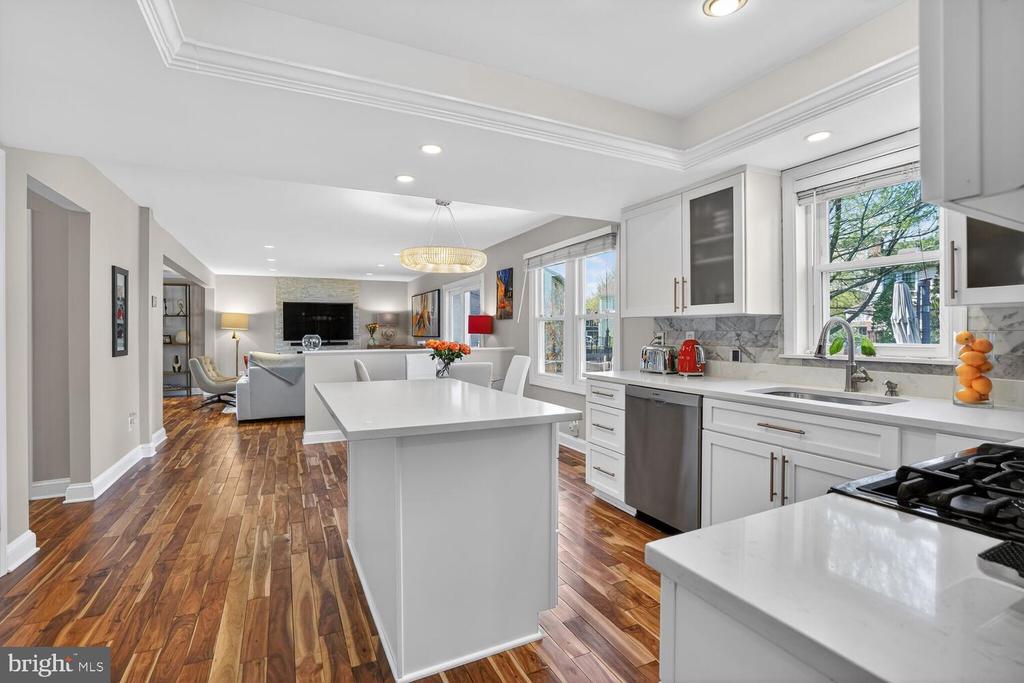 2208 HALTER LANE