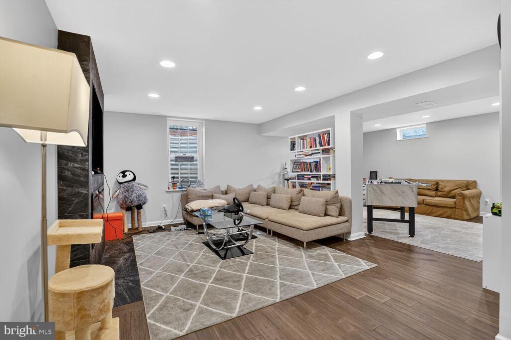 2208 HALTER LANE