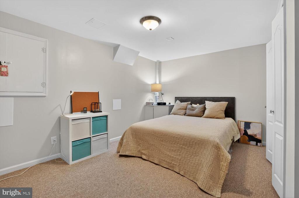 2208 HALTER LANE