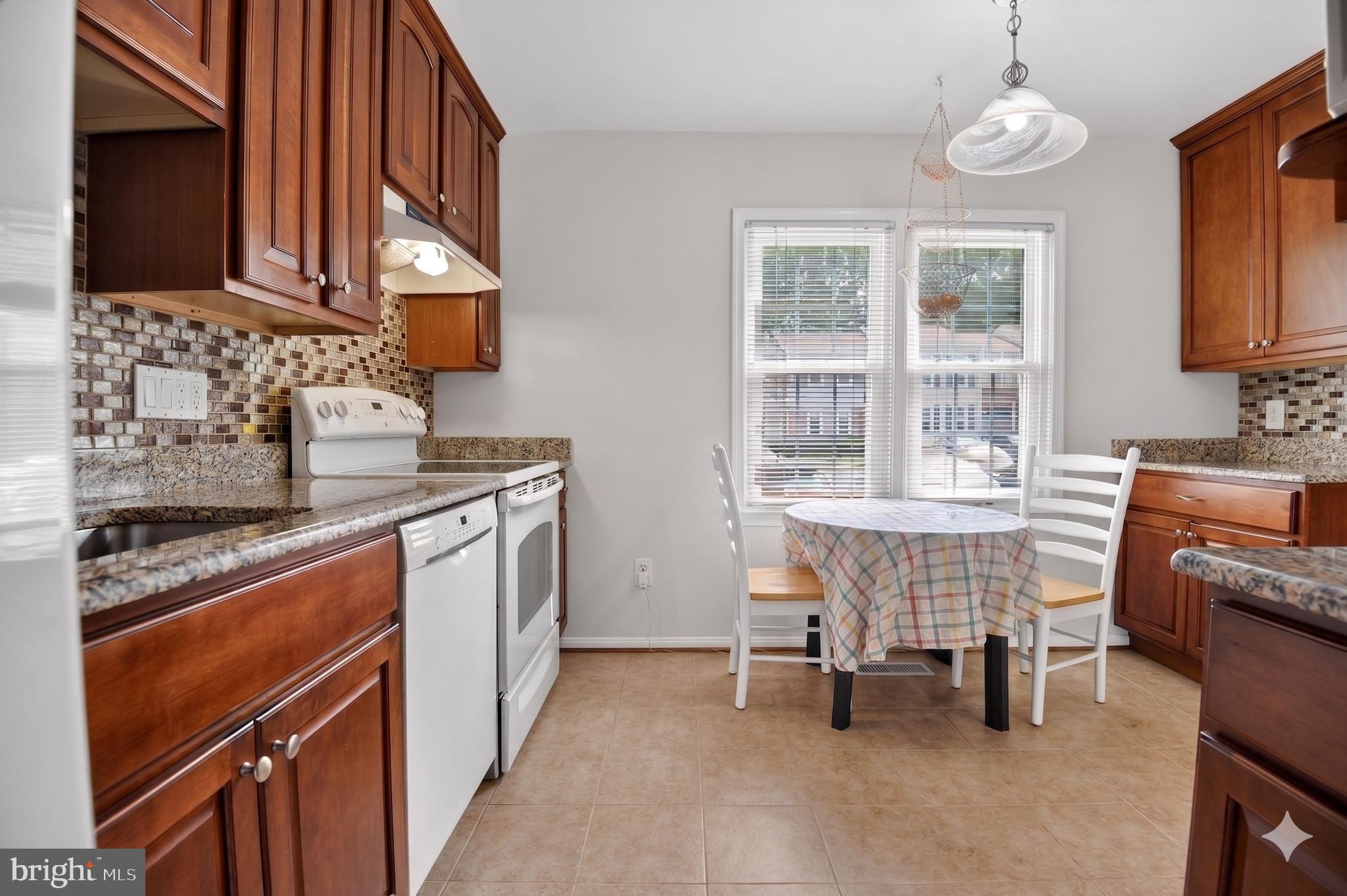 6358 FENESTRA COURT