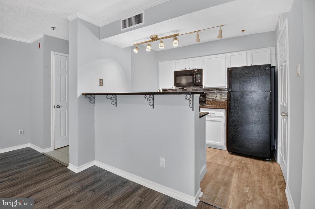 1504 LINCOLN WAY 308