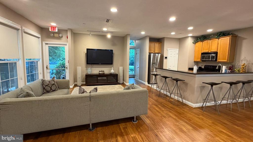 1504 LINCOLN WAY 308
