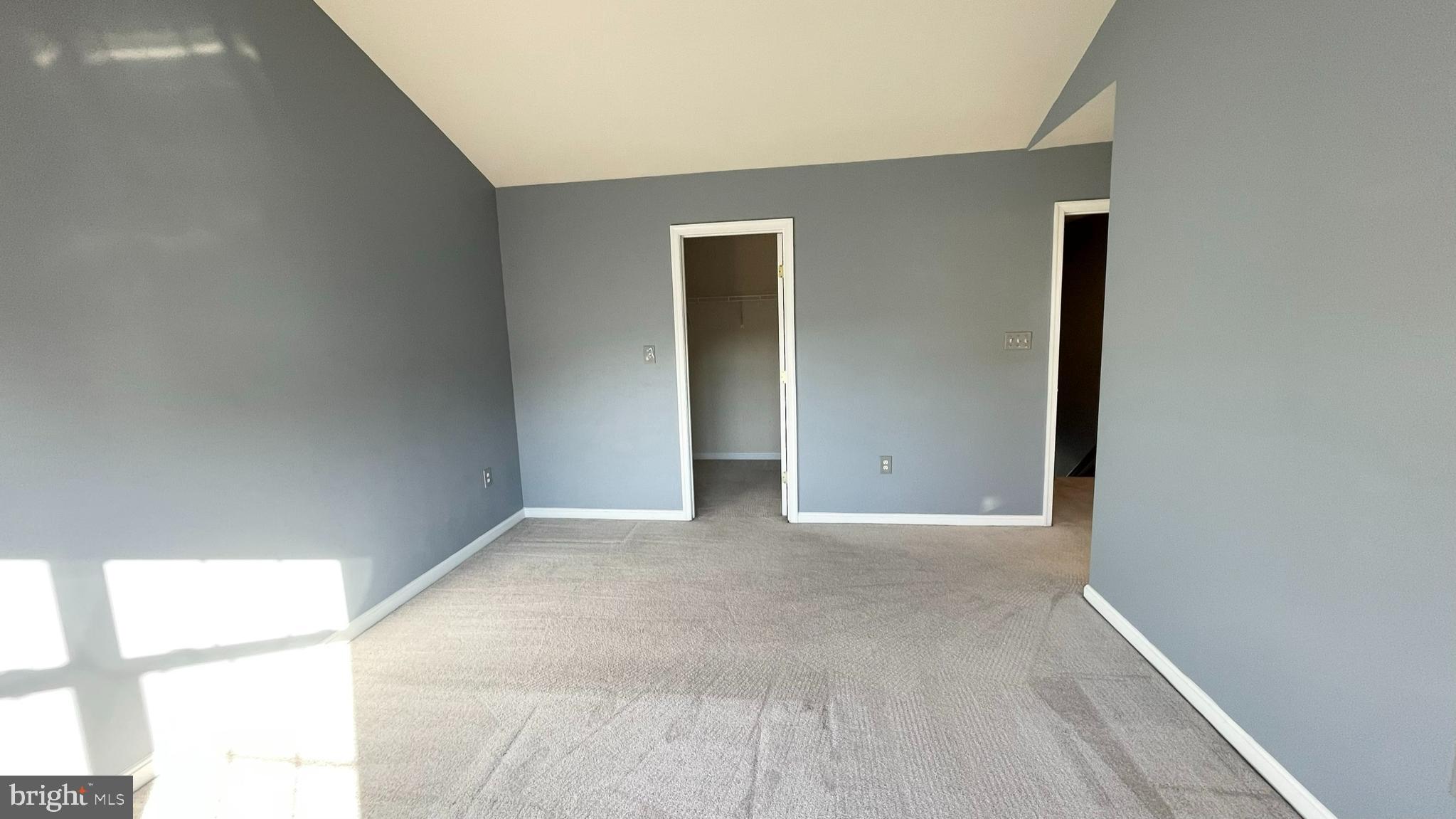 505 EDMONTON TERRACE NE