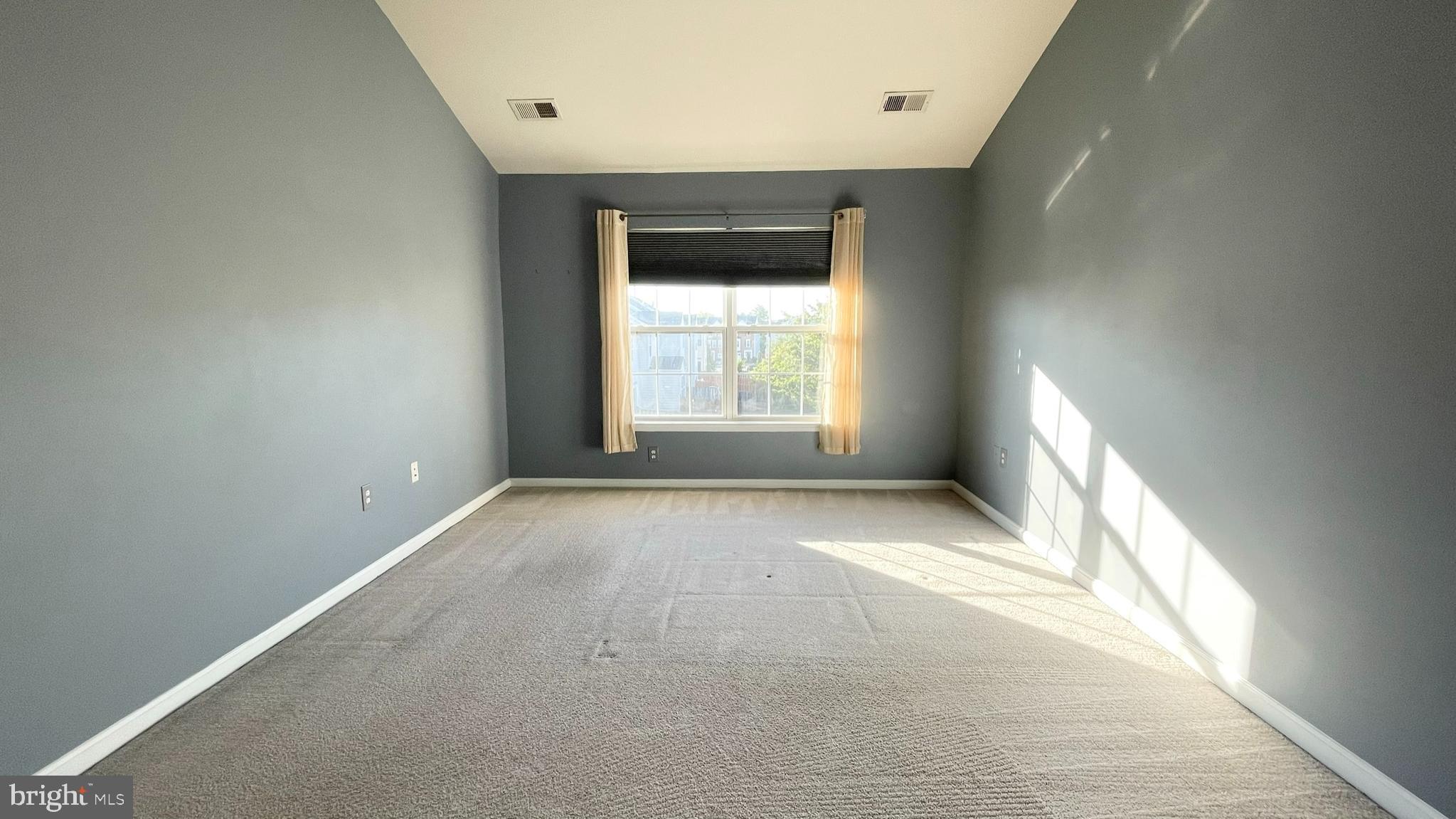 505 EDMONTON TERRACE NE