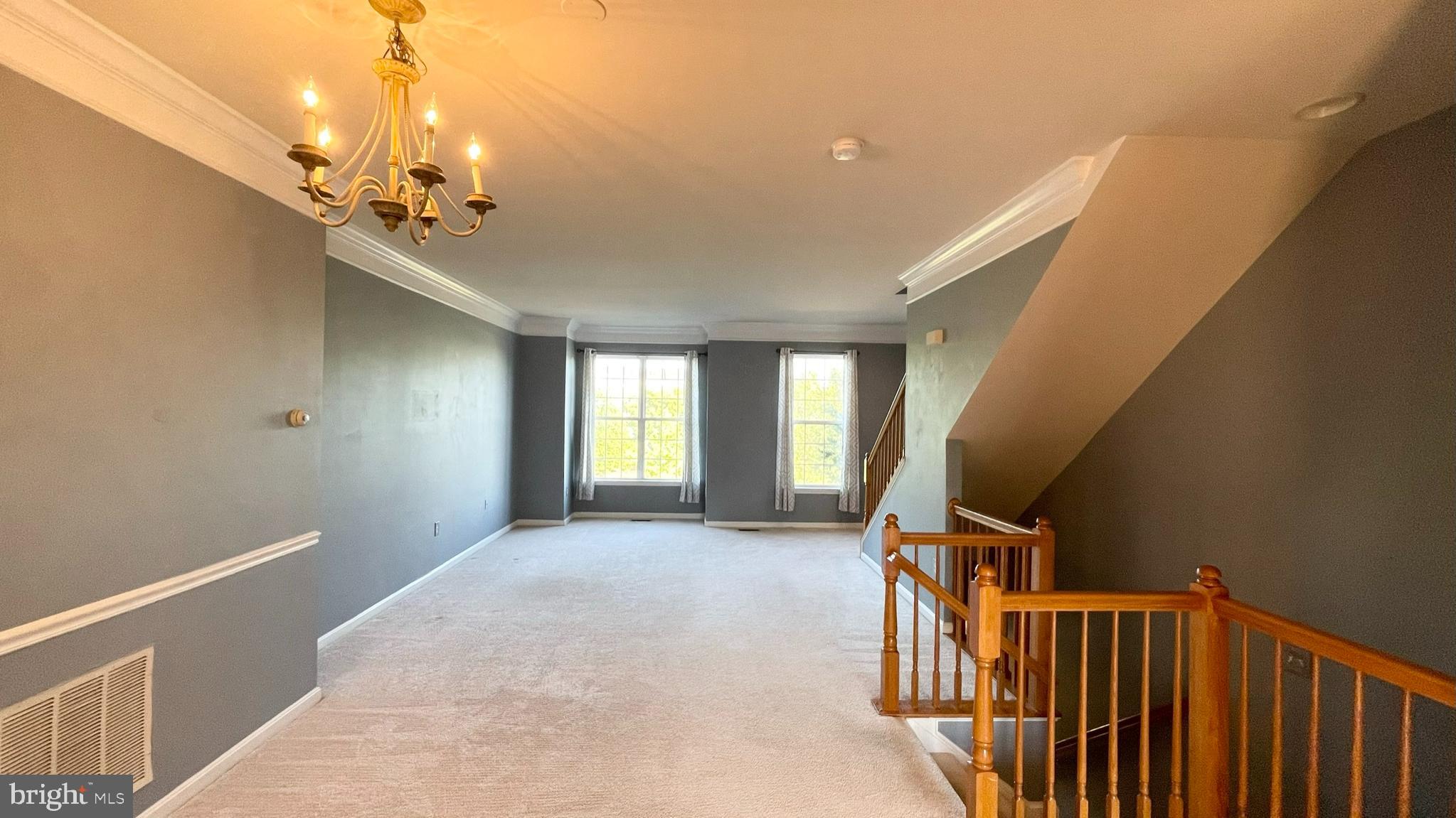 505 EDMONTON TERRACE NE