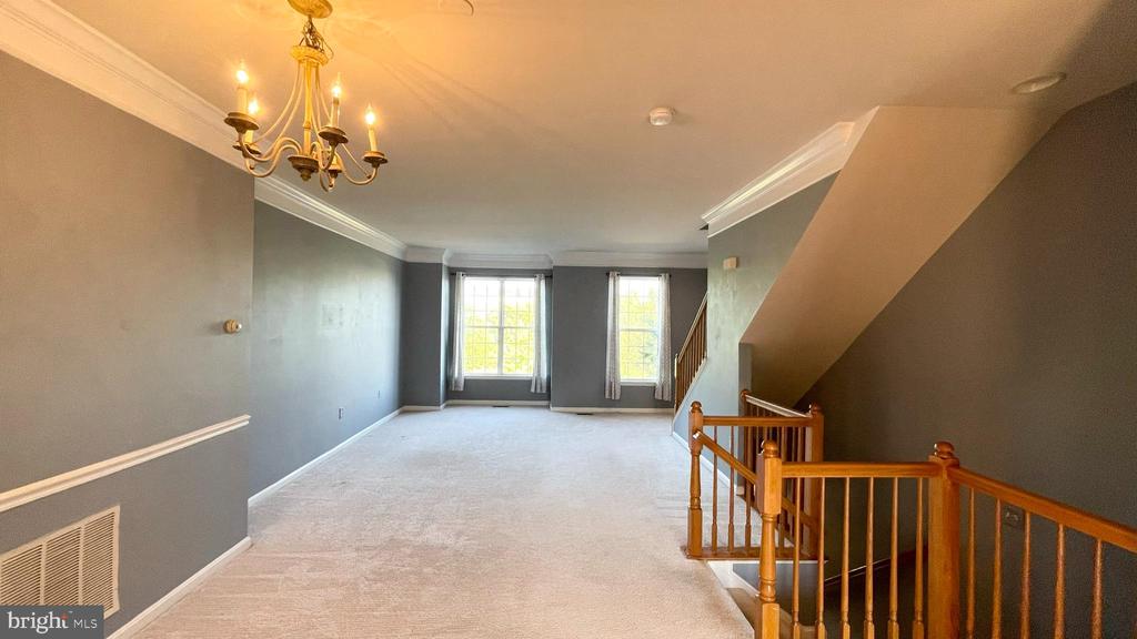 505 EDMONTON TERRACE NE