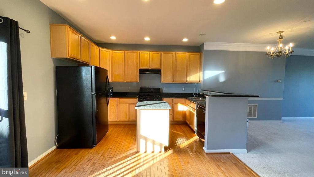 505 EDMONTON TERRACE NE