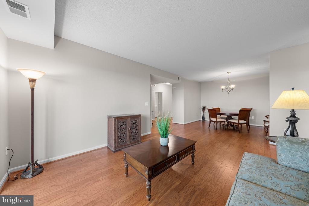 19355 CYPRESS RIDGE TERRACE Unit: 307
