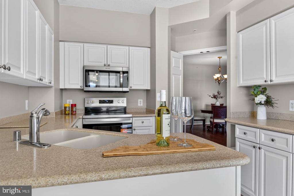 19355 Cypress Ridge Terrace Unit 307 Leesburg VA
