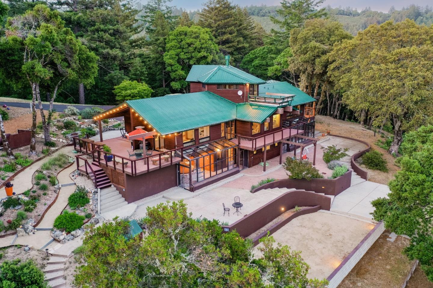 950 Oak Ridge RD