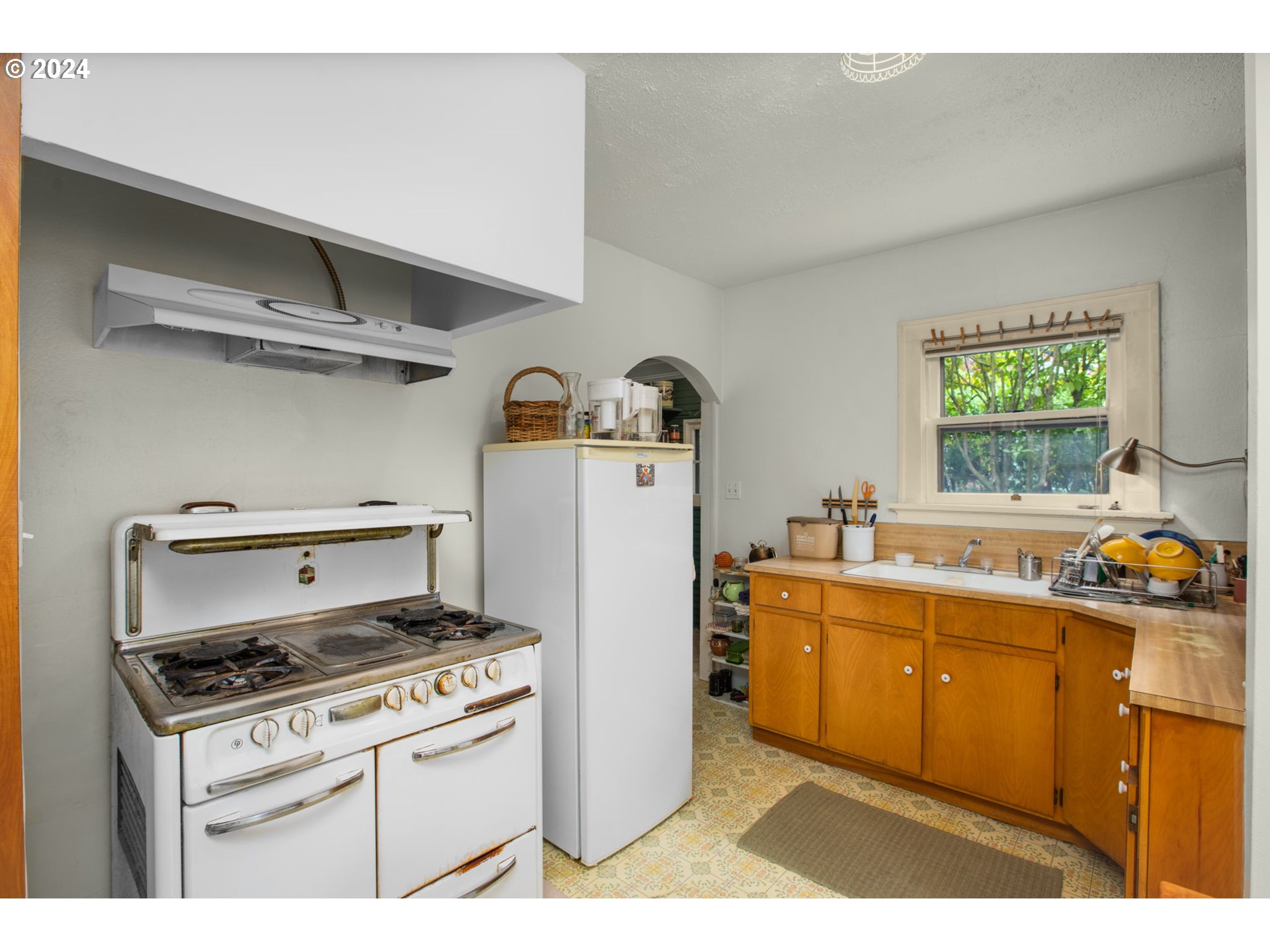 7298 SW CAPITOL HILL RD