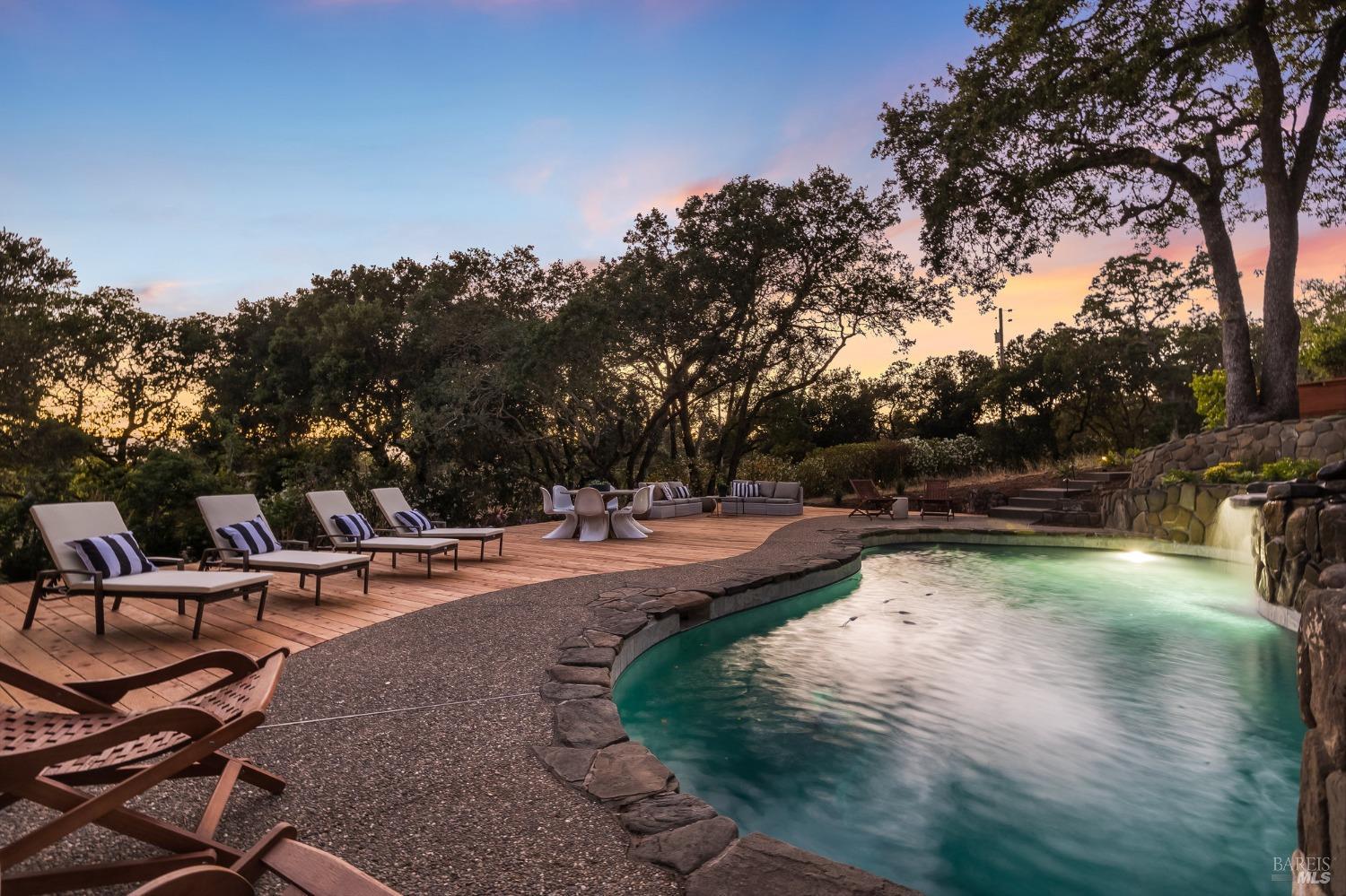 2211 Thornsberry Road