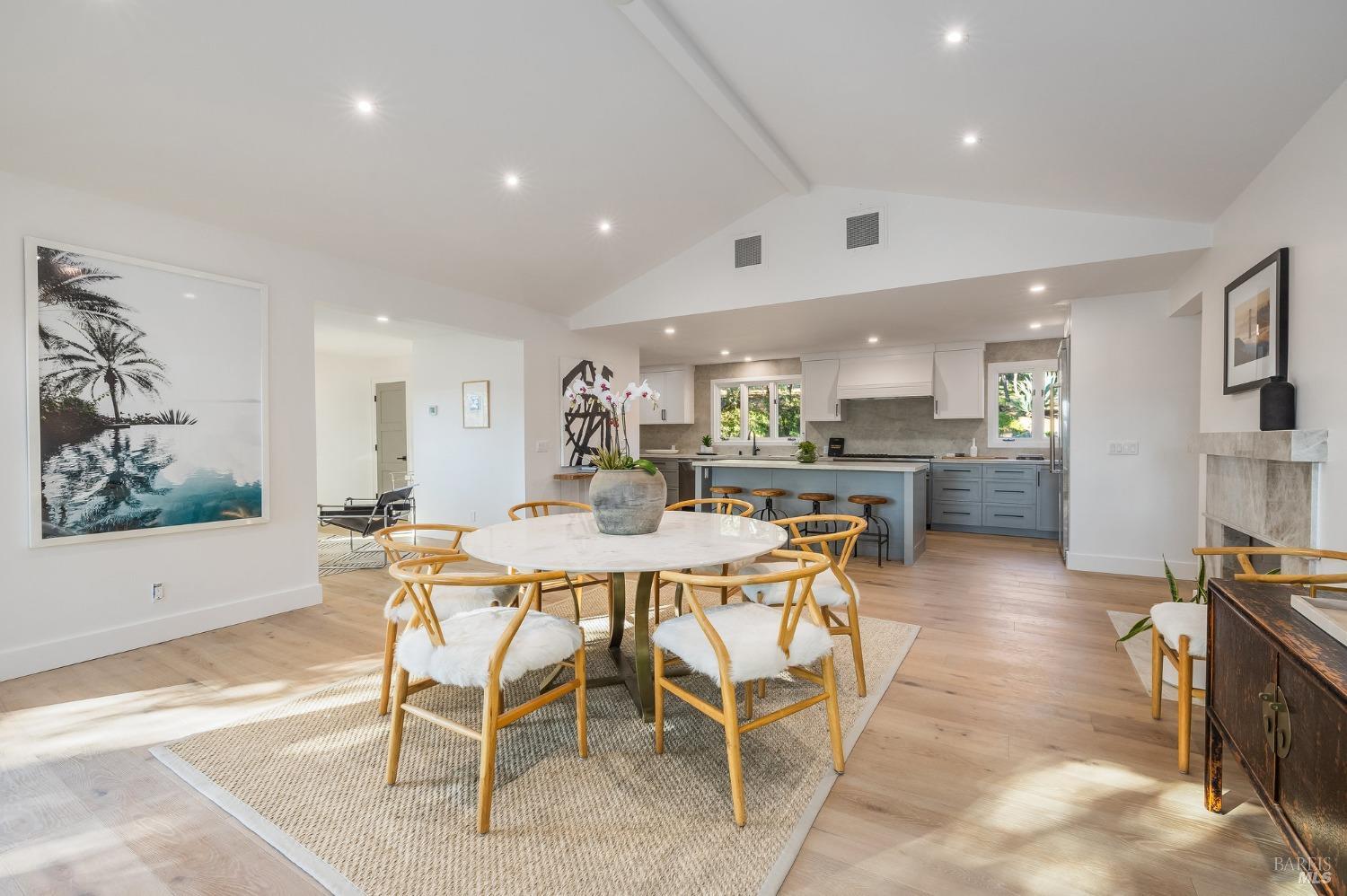 2211 Thornsberry Road