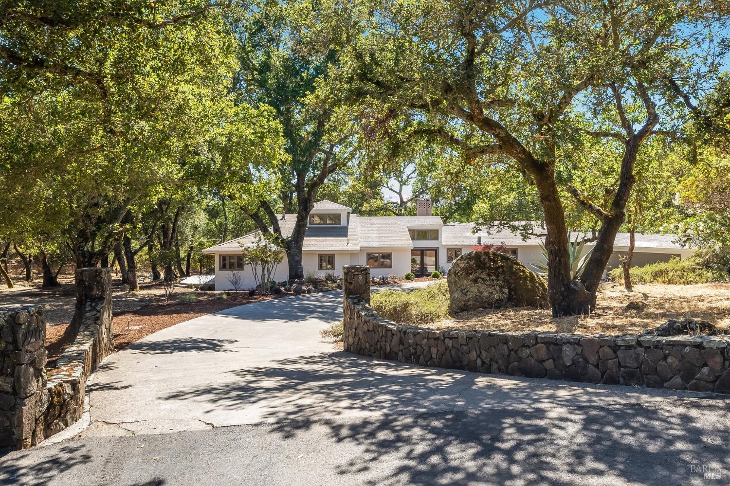 2211 Thornsberry Road