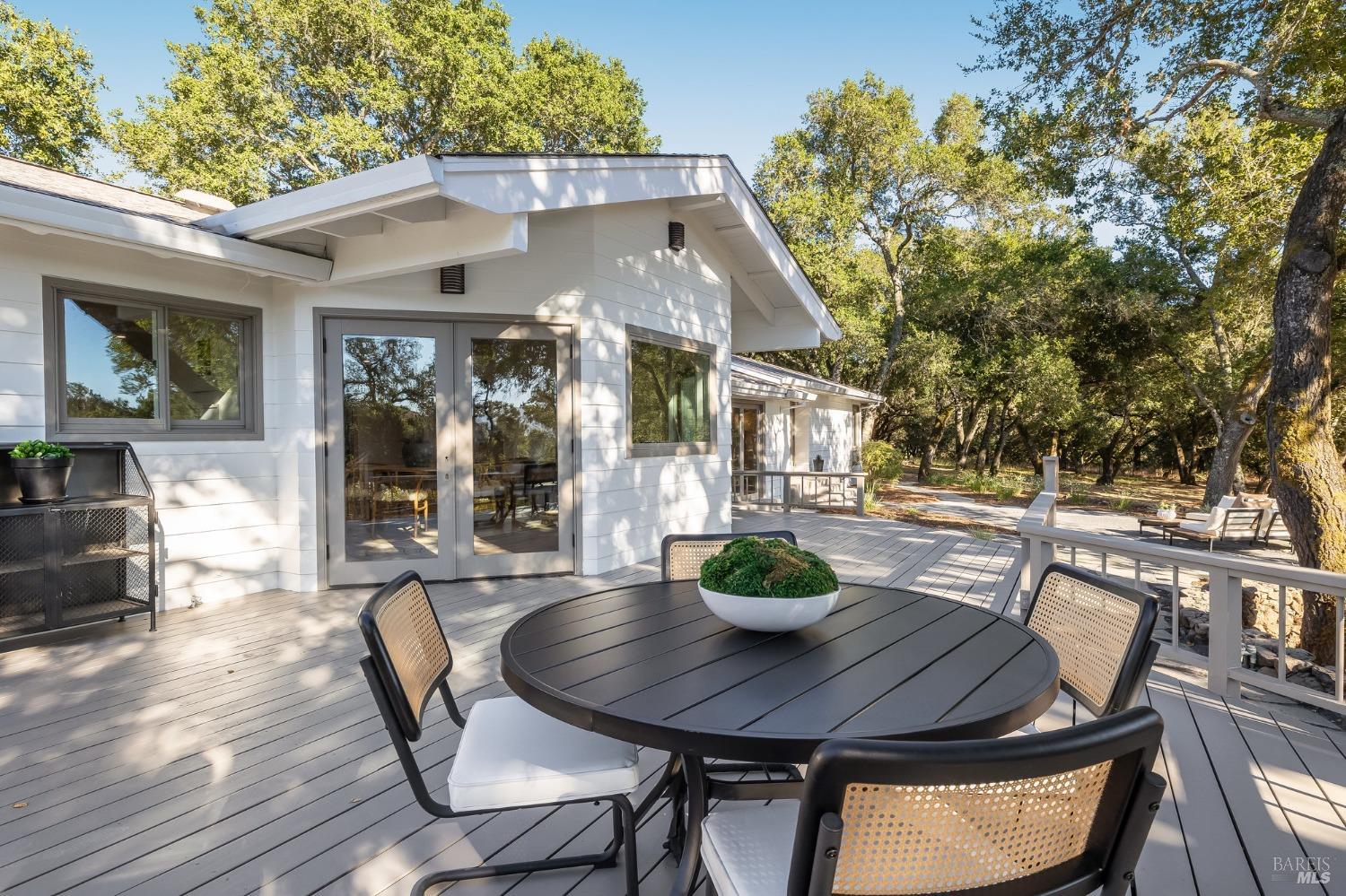 2211 Thornsberry Road