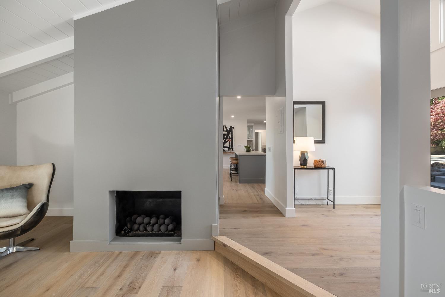 2211 Thornsberry Road