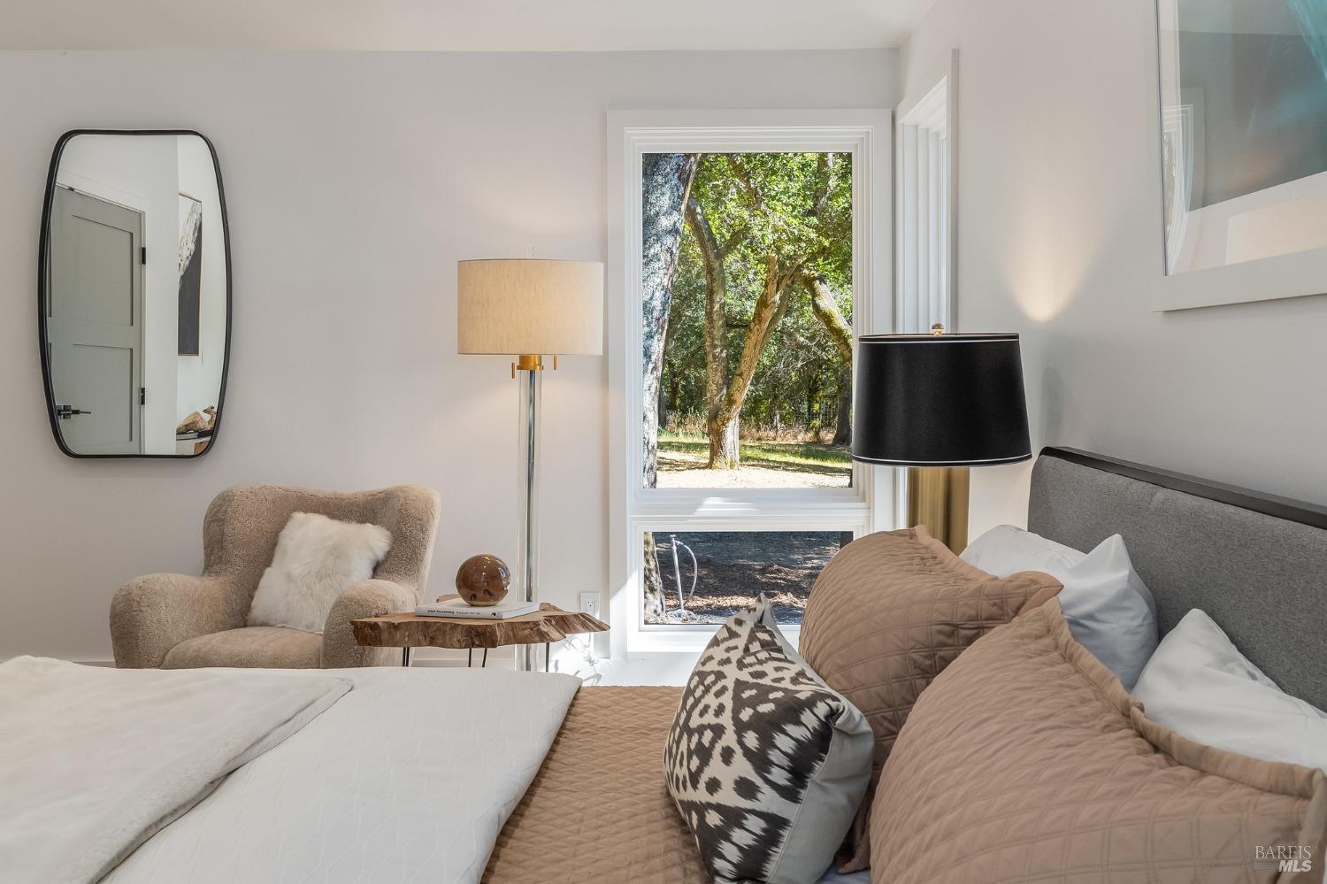 2211 Thornsberry Road