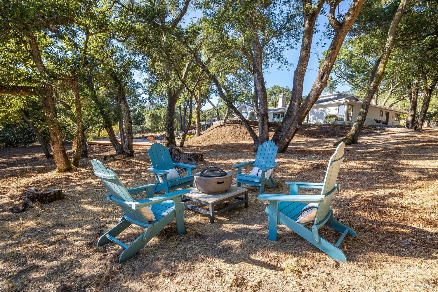 2211 Thornsberry Road