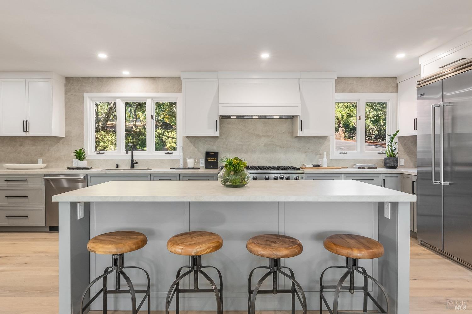 2211 Thornsberry Road