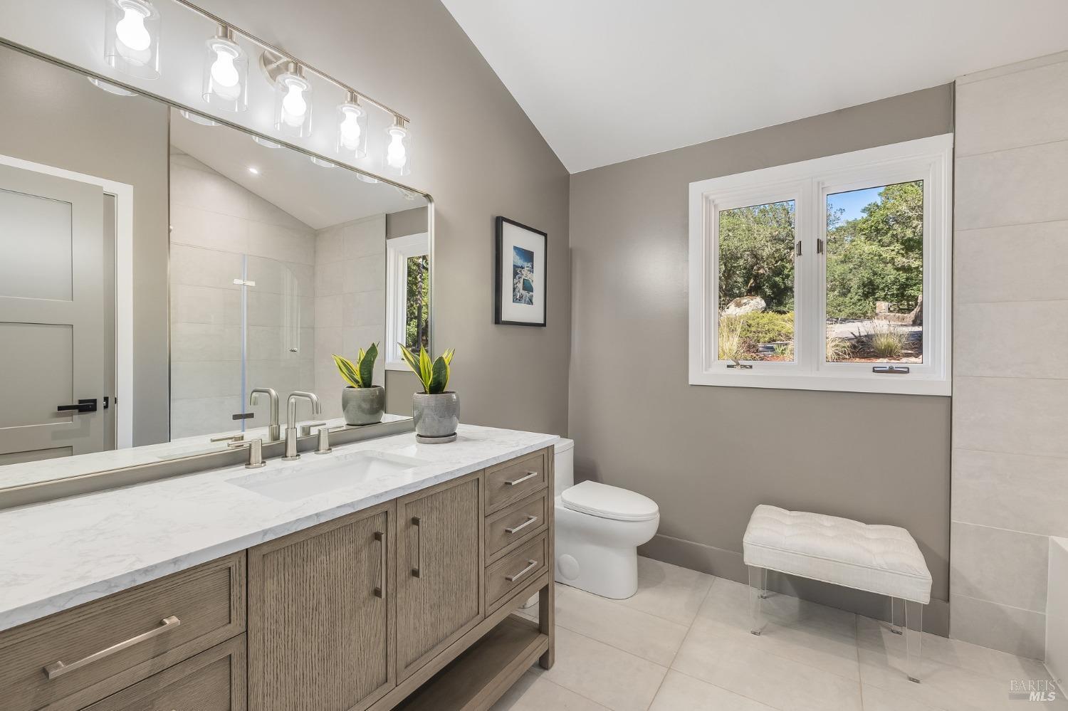 2211 Thornsberry Road