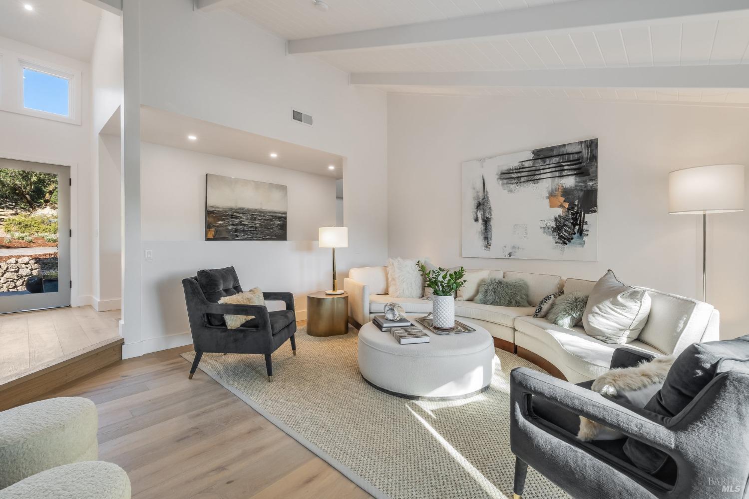 2211 Thornsberry Road