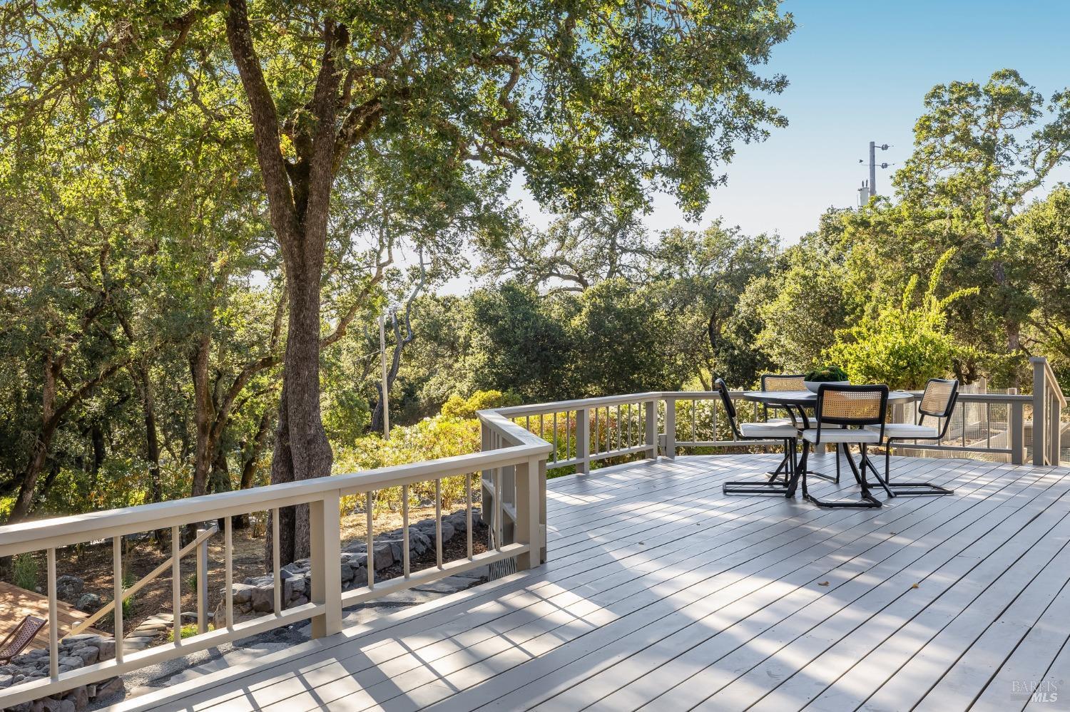 2211 Thornsberry Road