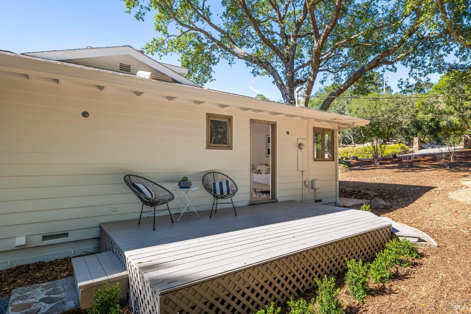 2211 Thornsberry Road