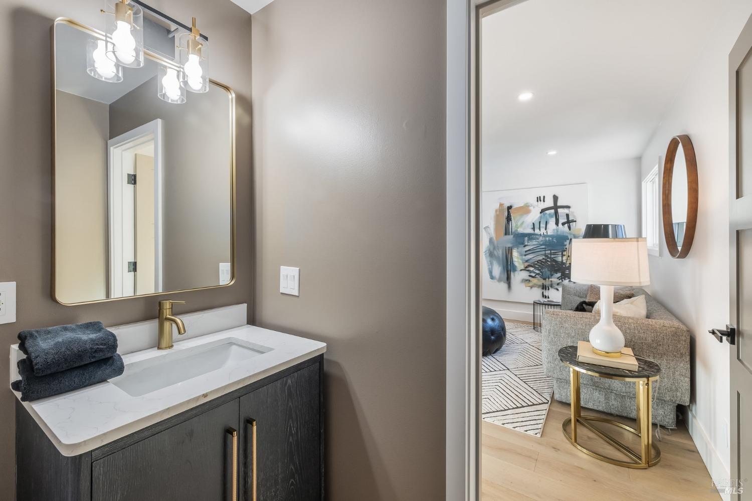 2211 Thornsberry Road