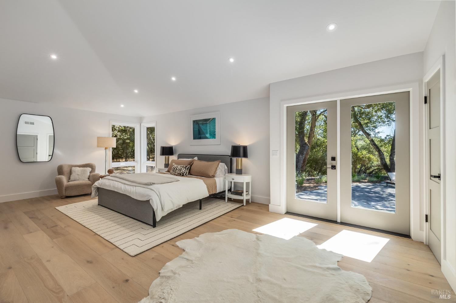 2211 Thornsberry Road