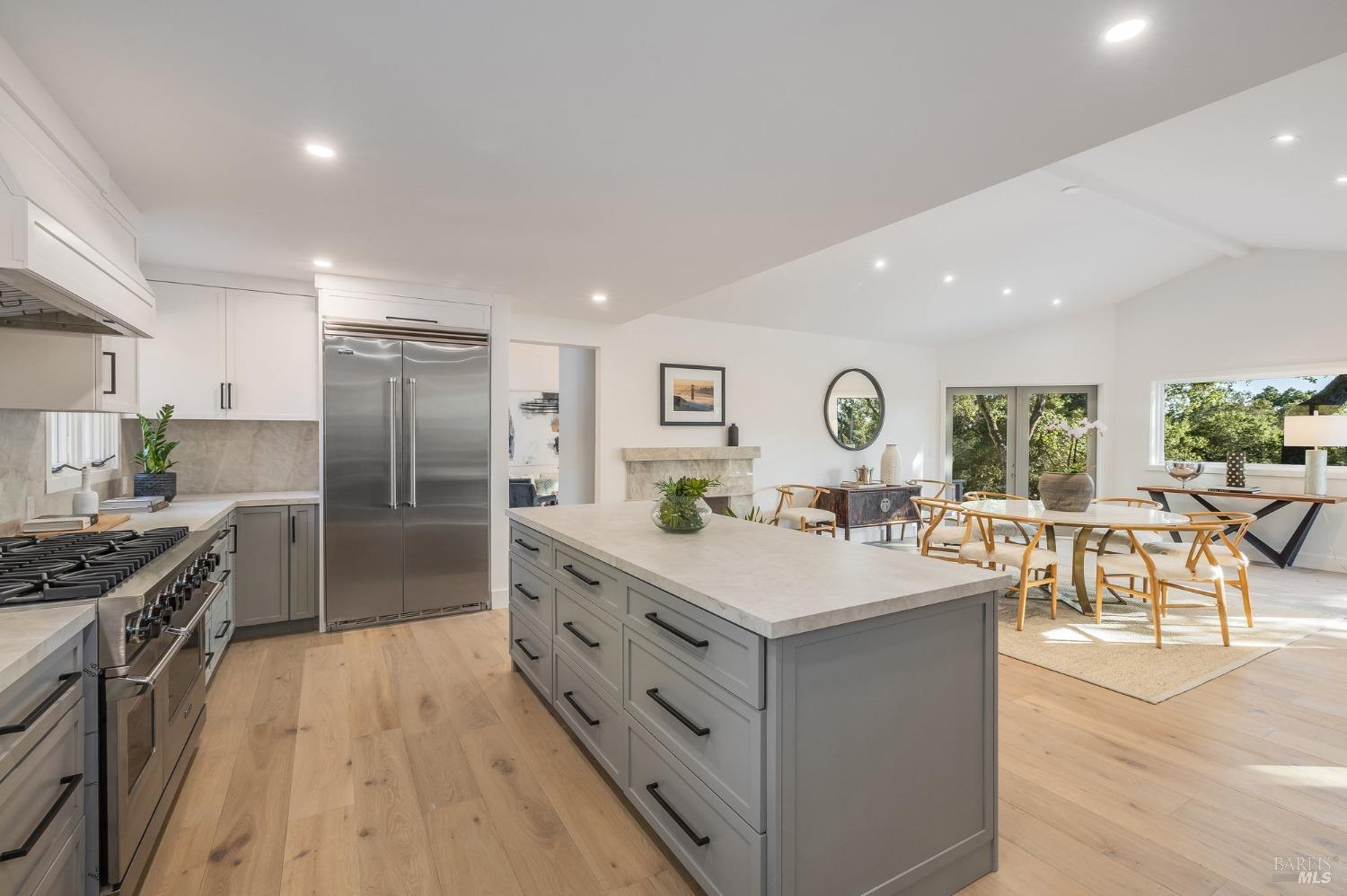 2211 Thornsberry Road