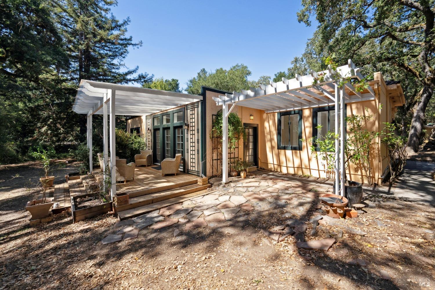 2035 Thornsberry Road