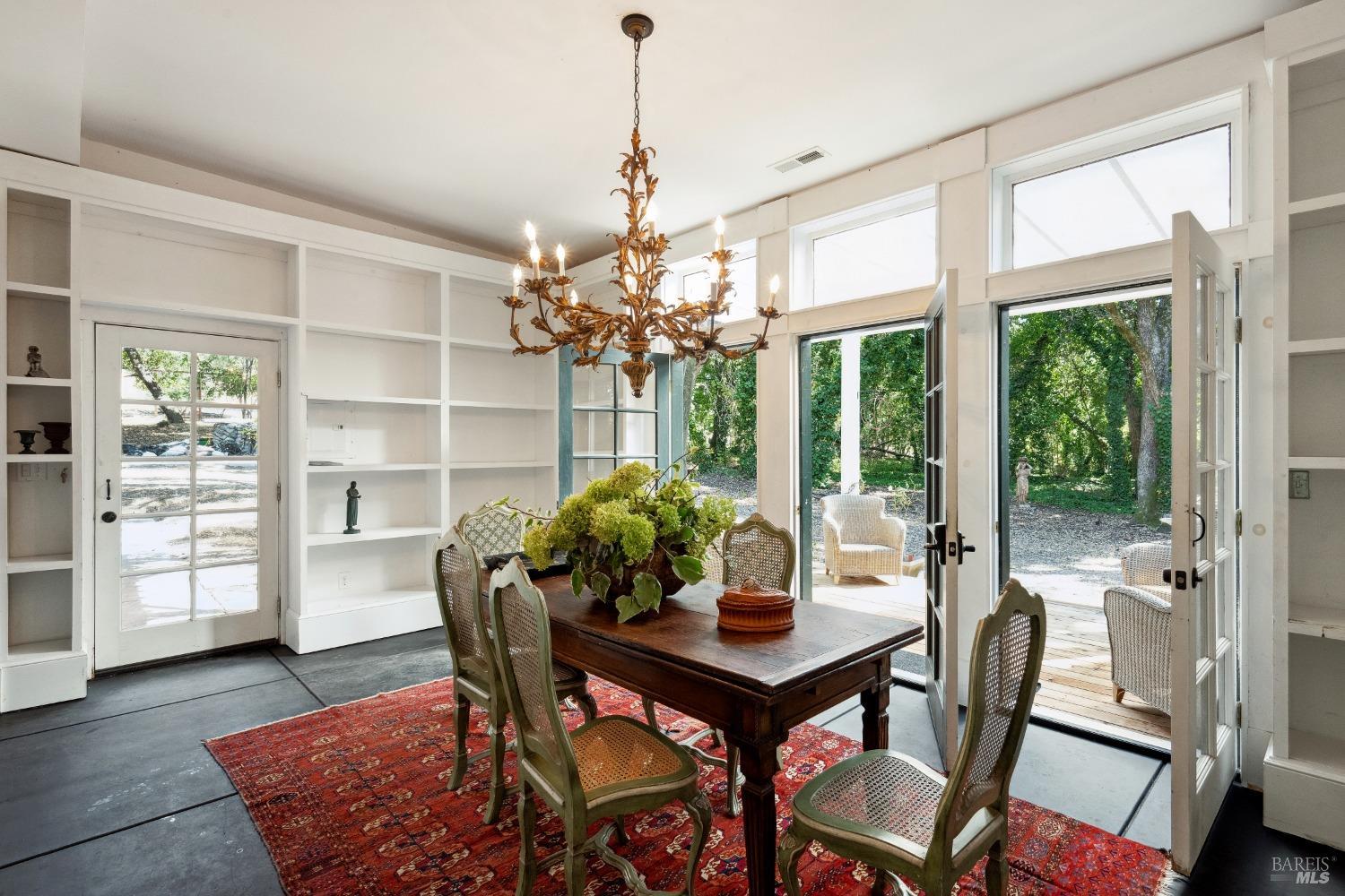 2035 Thornsberry Road