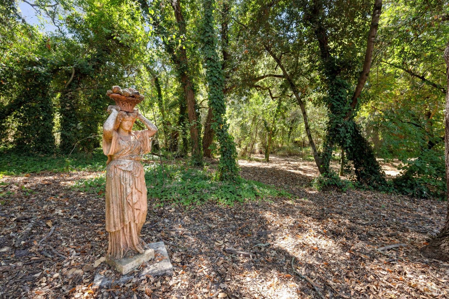 2035 Thornsberry Road