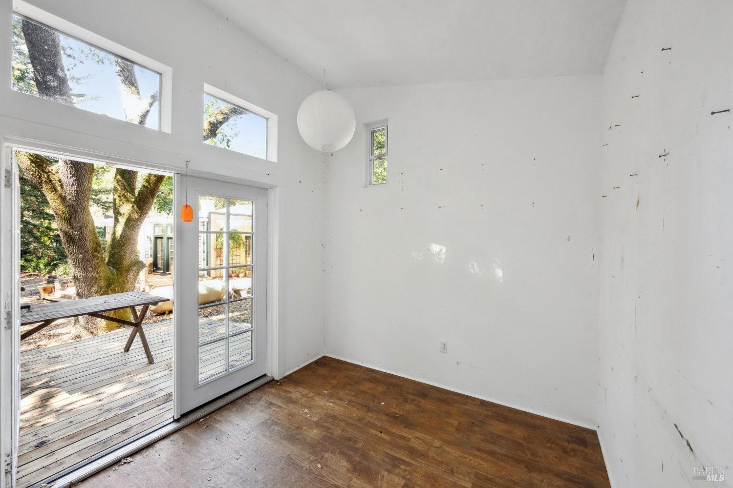 2035 Thornsberry Road